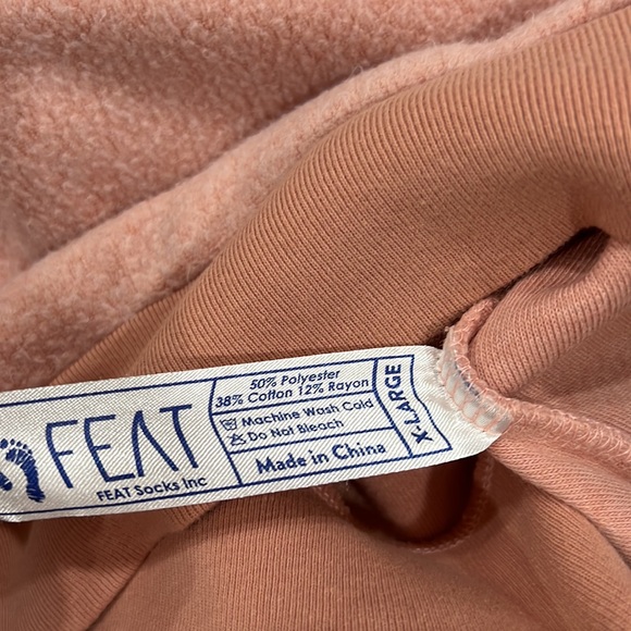 Feat set in Xl cayenne hoodie and short - Picture 2 of 8